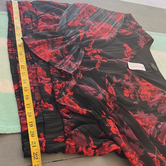 Lane Bryant Floral Metallic Threading Top Black Red Smocked Waist V-Neck NWT - Picture 13 of 13